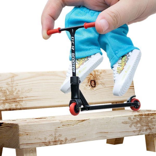 Фінгер самокат скутер з одягом та взуттям bl_scooter фото